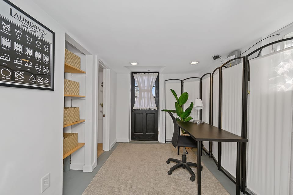 Office (lower level 7' ceilings)