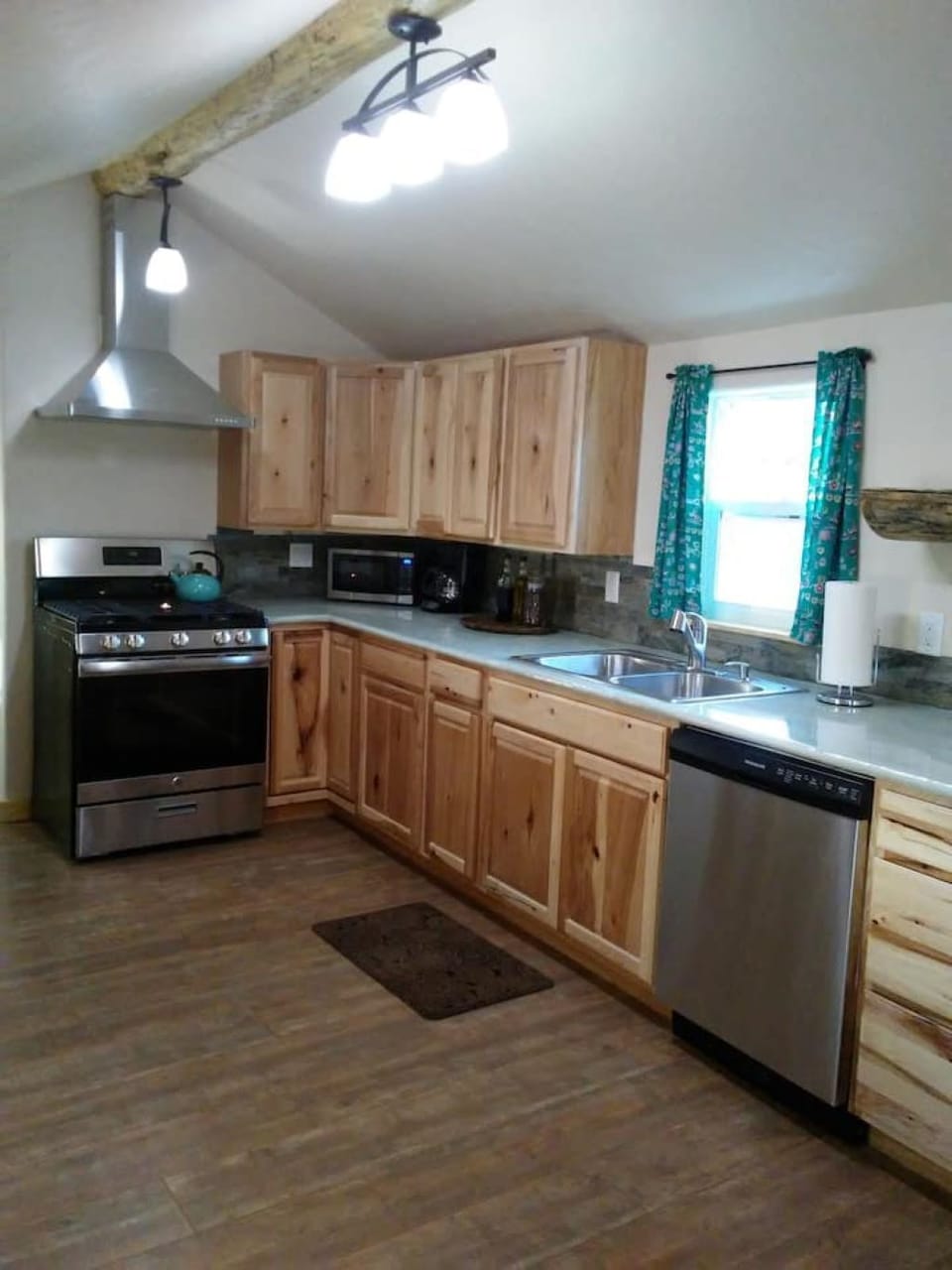 Fully stocked kitchen with dishwasher