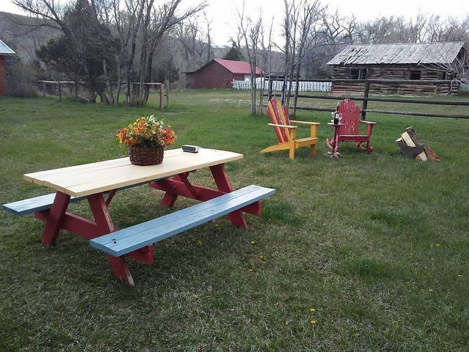 Side yard near Lil' Cabin