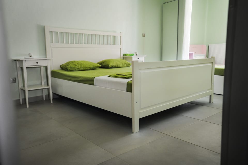 guest house bedroom(other angle)