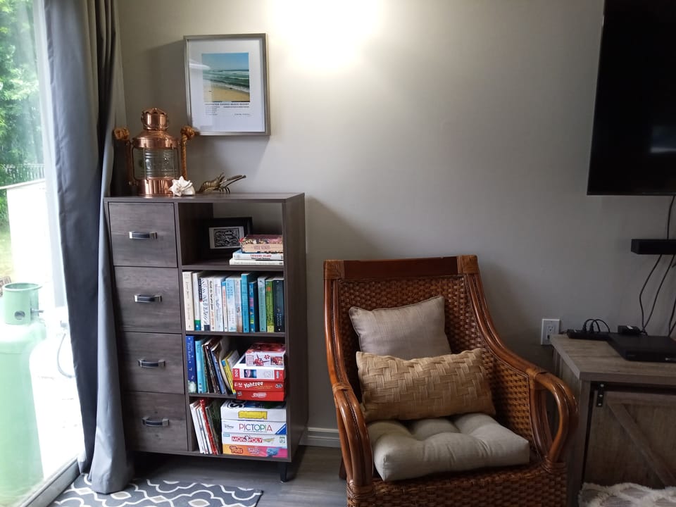 Living room:  Books, board games and puzzles