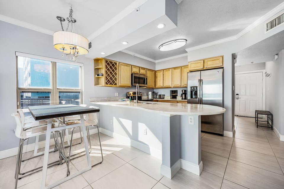 Dining/Kitchen