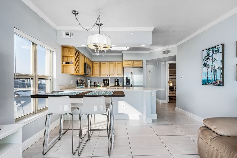 Dining/Kitchen