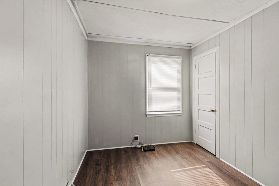 Bonus room available for storage.
