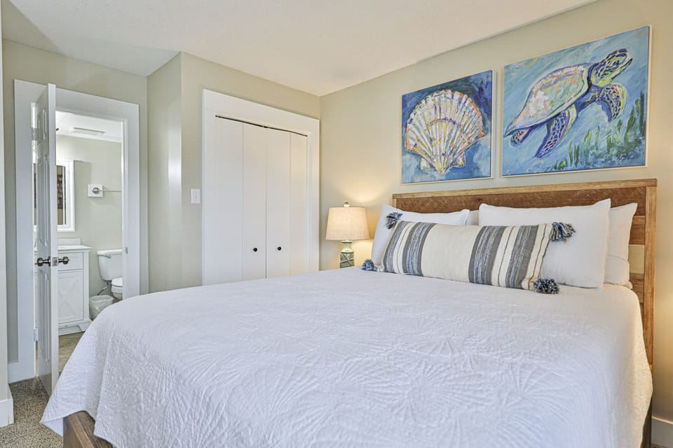 2nd bedroom.