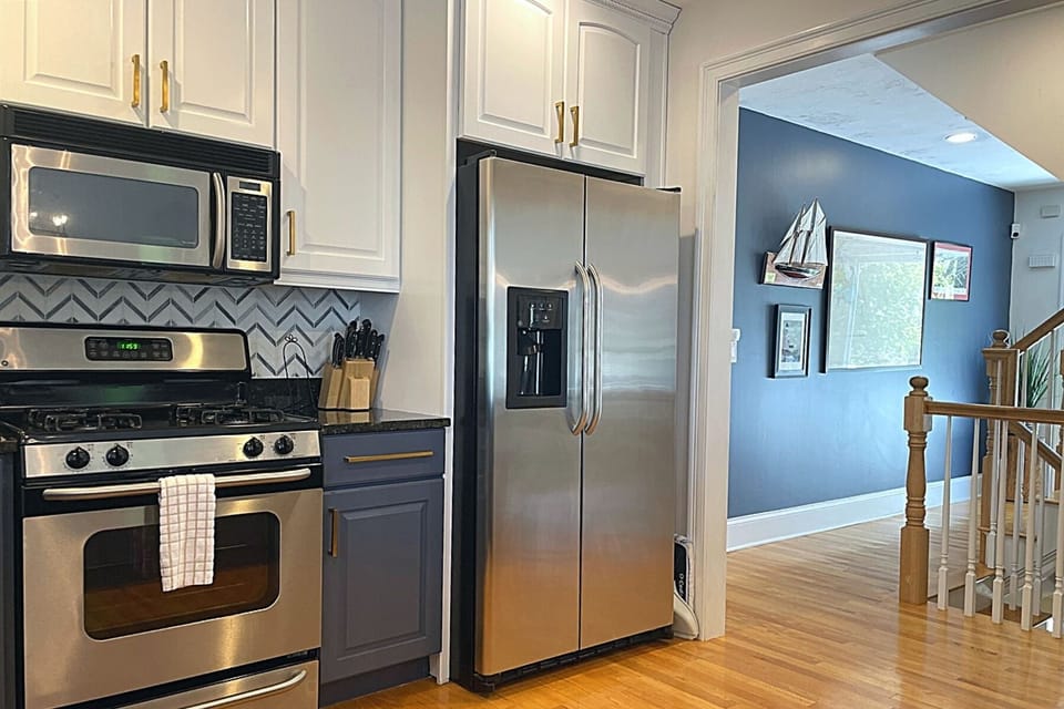 Meals at home are a snap in this large, modern kitchen