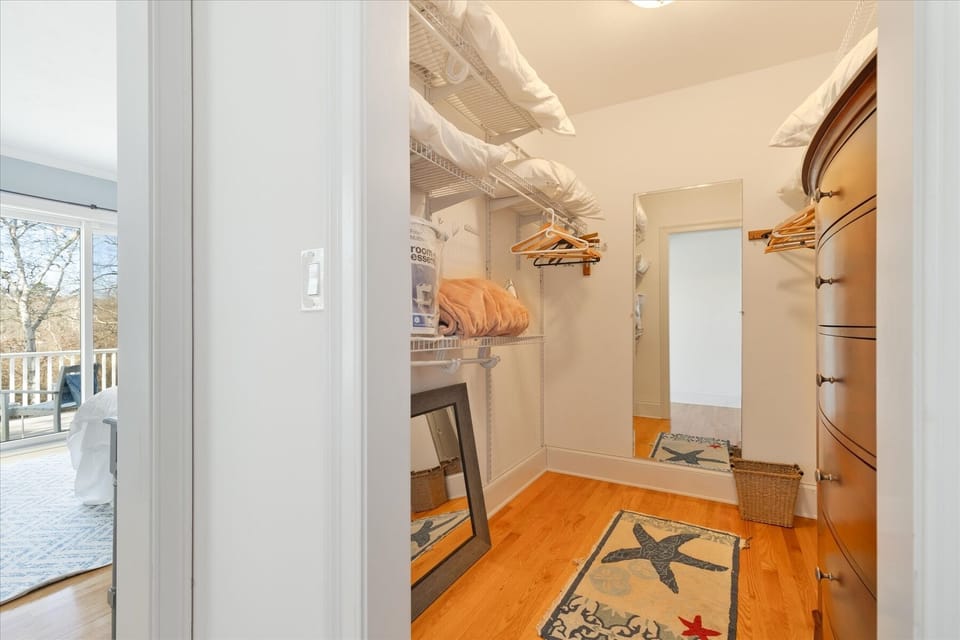 Primary suite walk-in closet