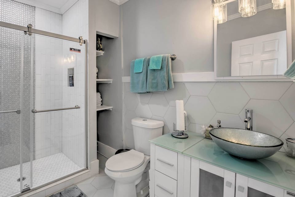 Bathroom | Towels Provided