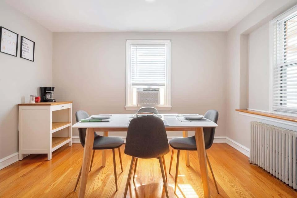 Dining area for 4. 