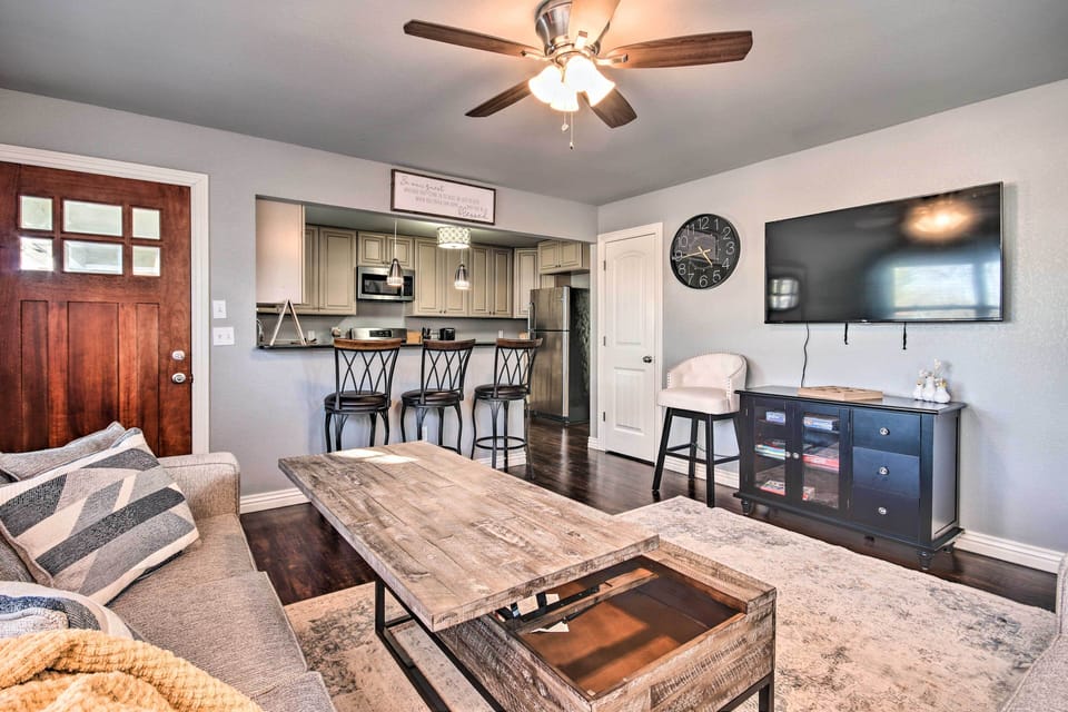 Living Room | Sleeper Sofa | Smart TV