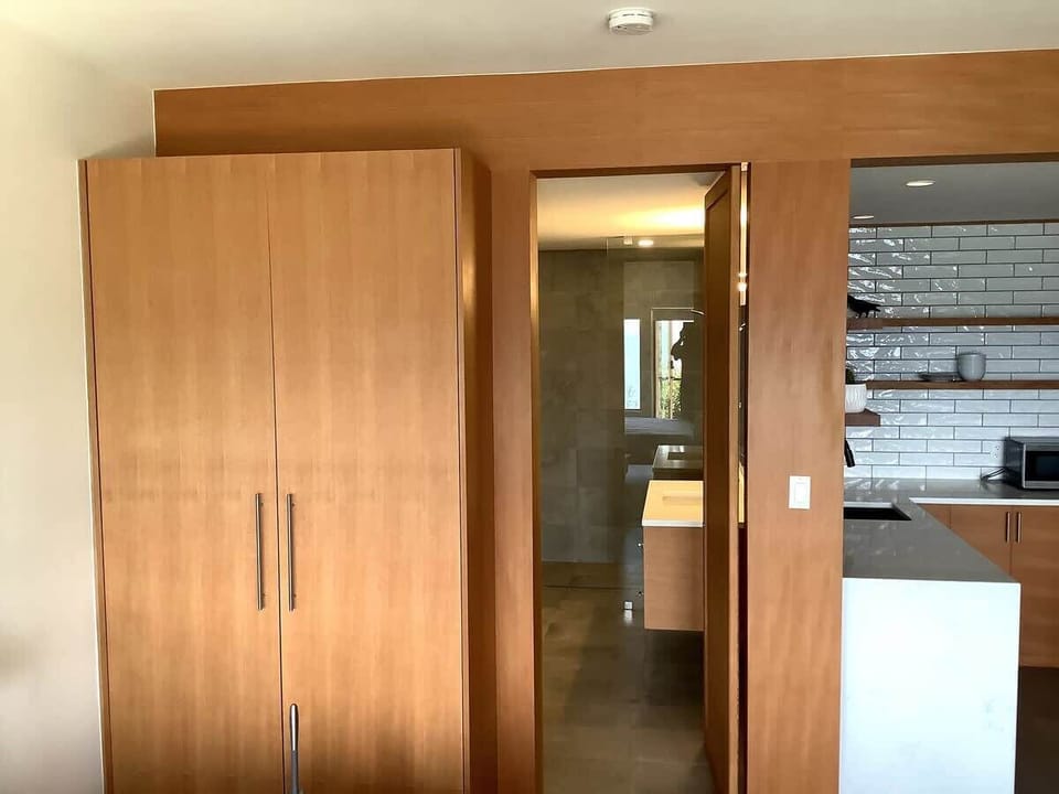 Studio, entry to bath/shower, kitchenette,