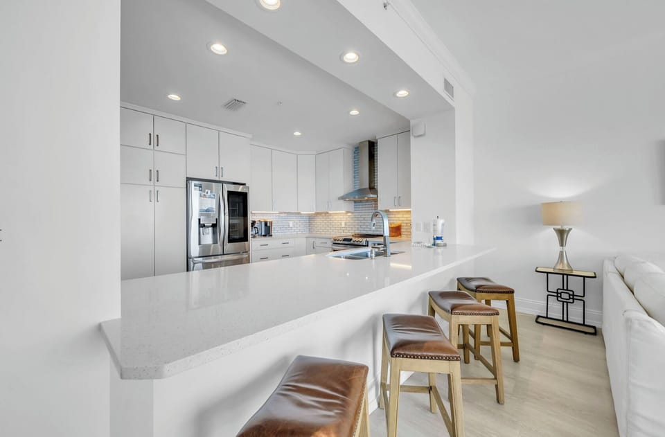 Eat-in bar seating