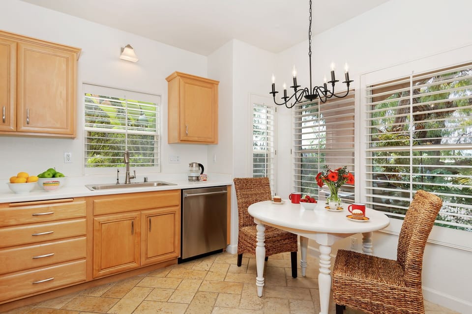 Breakfast nook in the kitchen