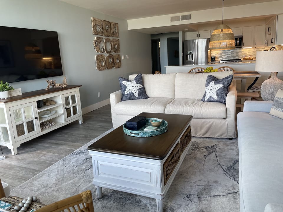 Open plan living room, kitchen and dining. 