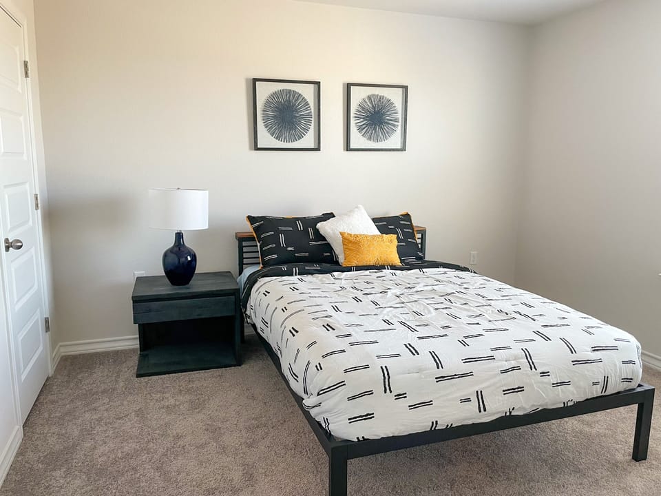 4th bedroom with winkbed luxury mattress for sound sleep