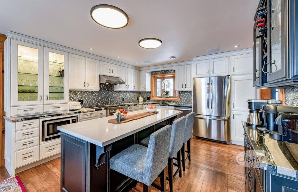 Kitchen &amp; Bar Seating