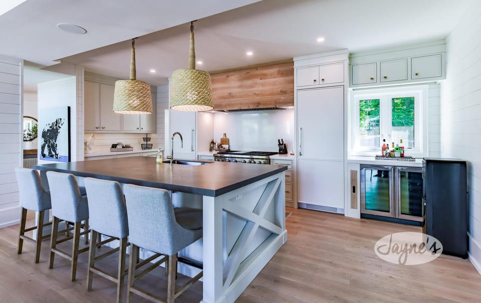 Kitchen &amp; Bar Seating