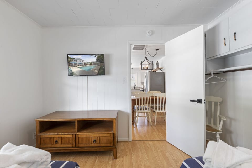 Upstairs Bedroom 3 (2 Full Beds)