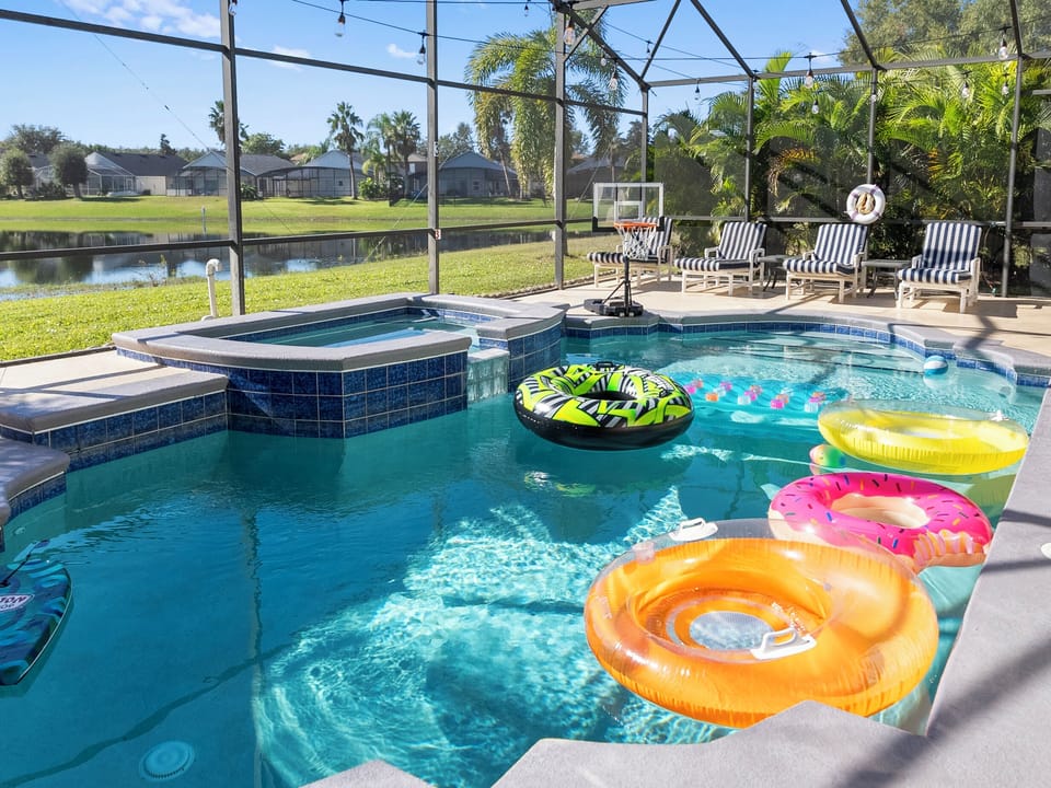 100” projector screen, Pro BBQ, Screened in pool/spa area. Children safety net.