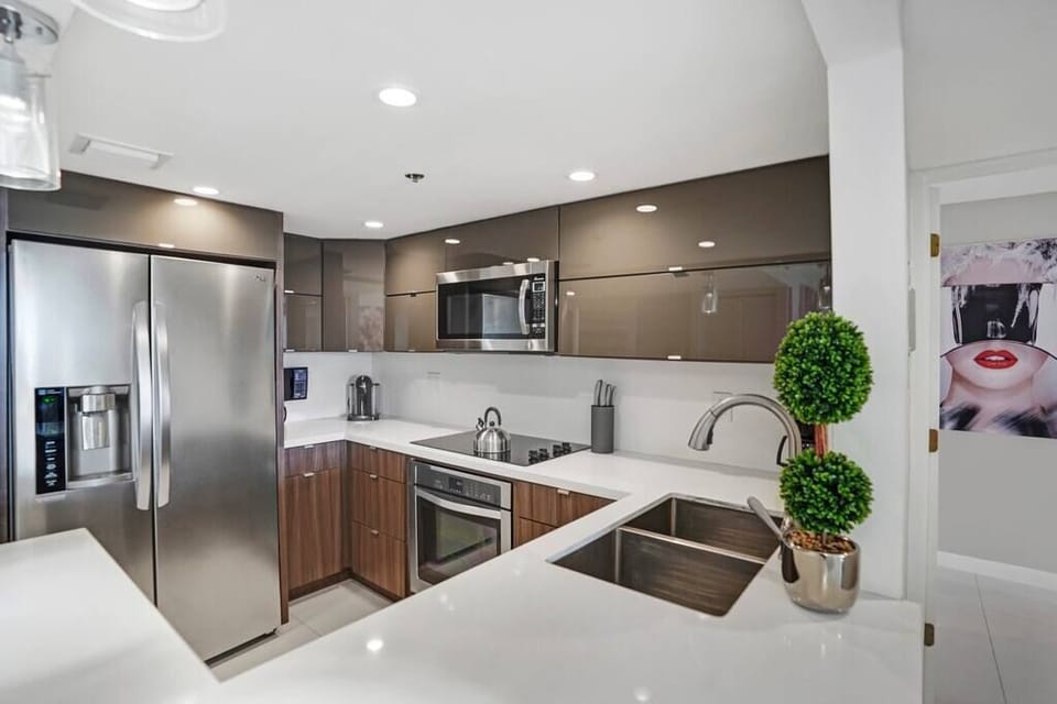 Fully equipped kitchen, washer/dryer