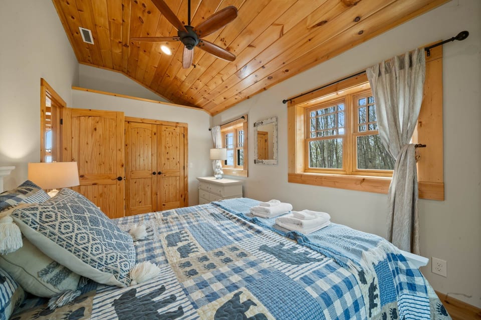 Queen Bedroom