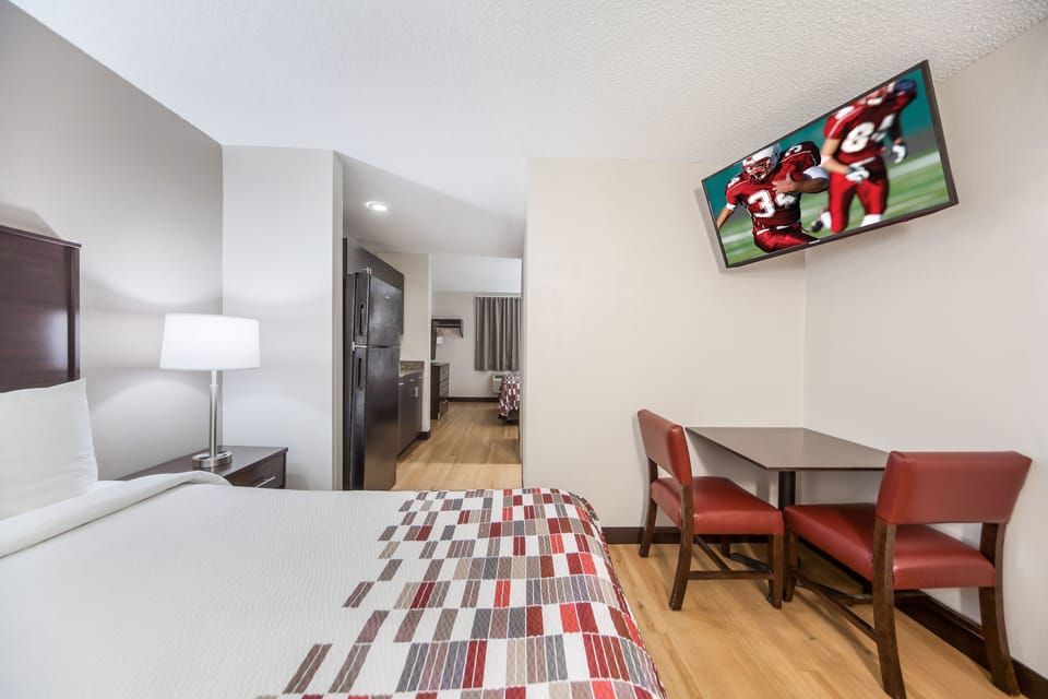 Unit with Queen size bed The exact unit will be assigned upon arrival. Views, colors, and decor may vary