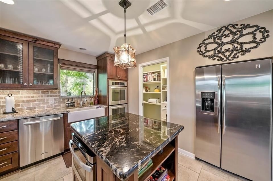 Island kitchen and appliances