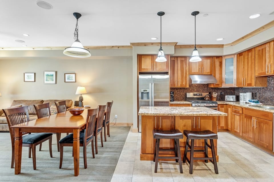 Chair, Furniture, Indoors, Room