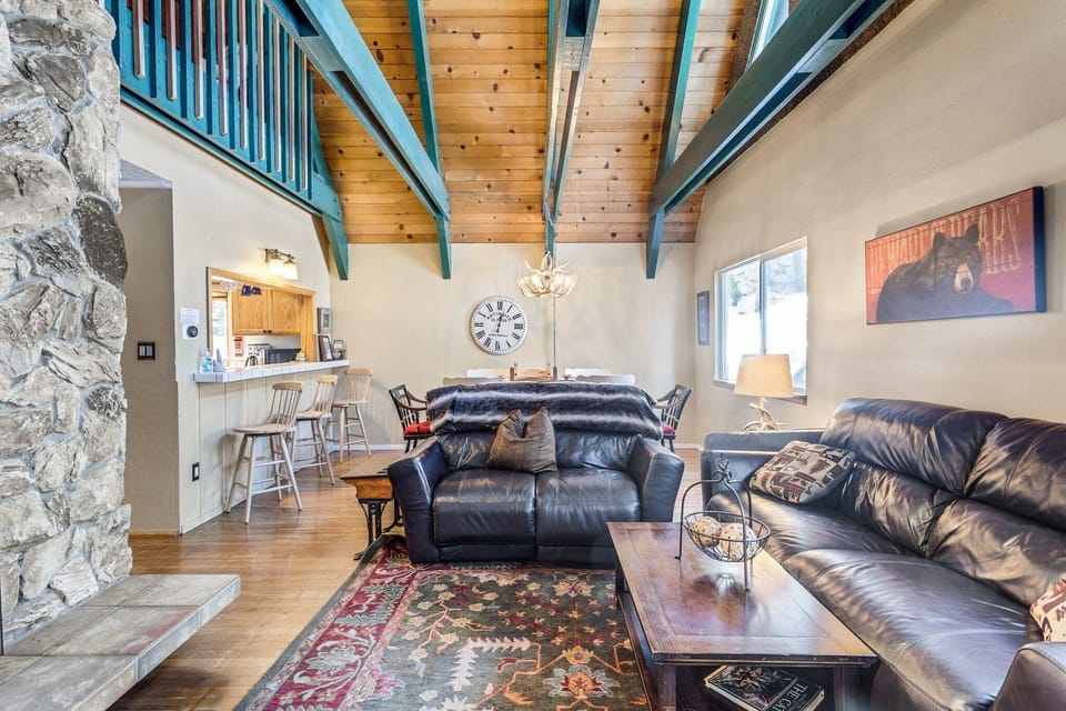 Couch, Furniture, Living Room, Room, Indoors