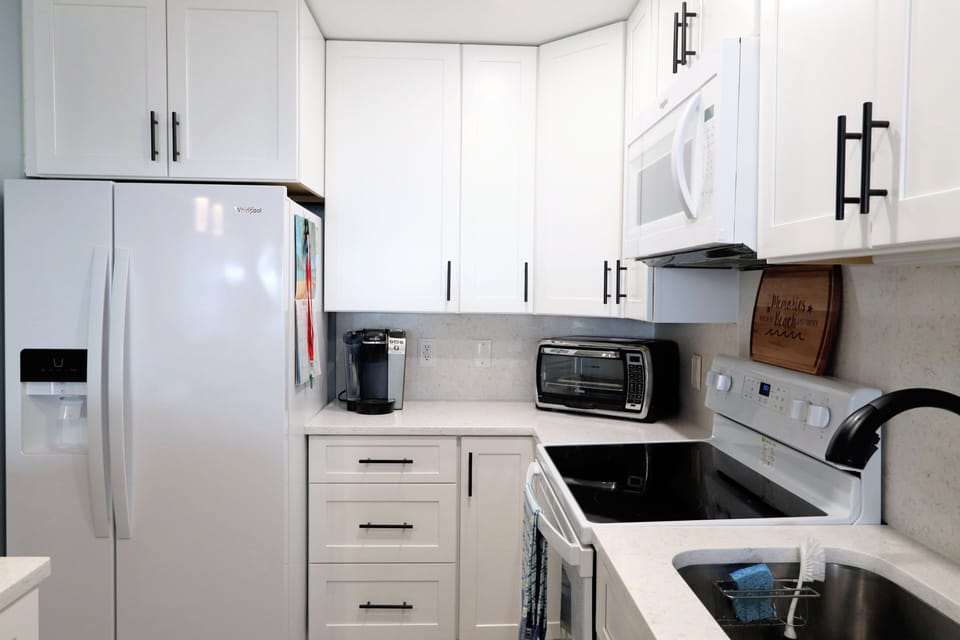 Keurig, toaster oven, coffee maker, blender, popcorn maker, and more
