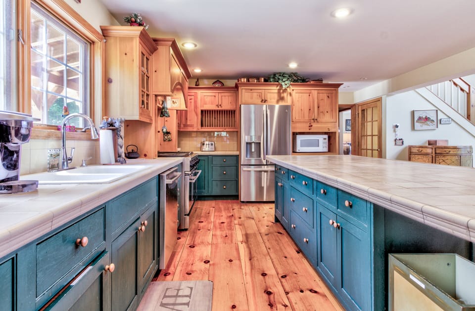 Huge kitchen is fully stocked with everything your chef needs. Great appliances.