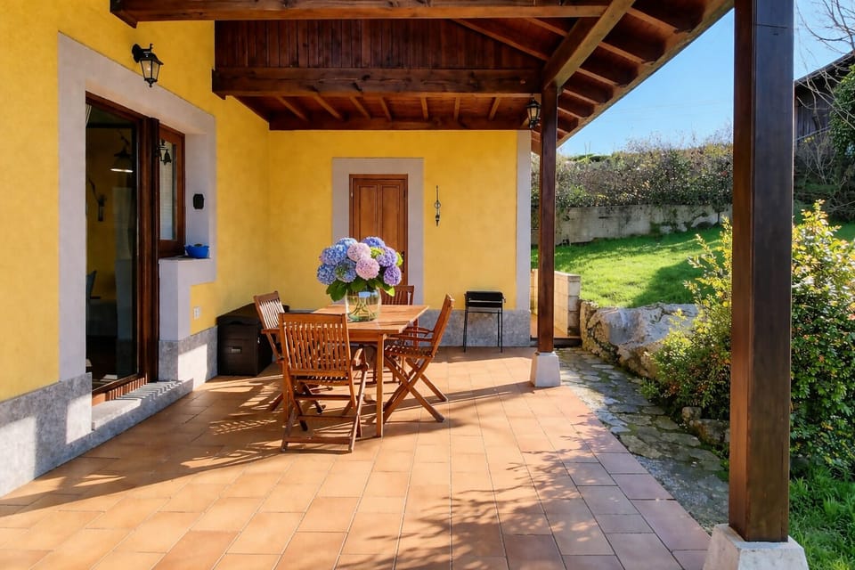 Property building,Facade/entrance,Garden,Balcony/Terrace,Garden view