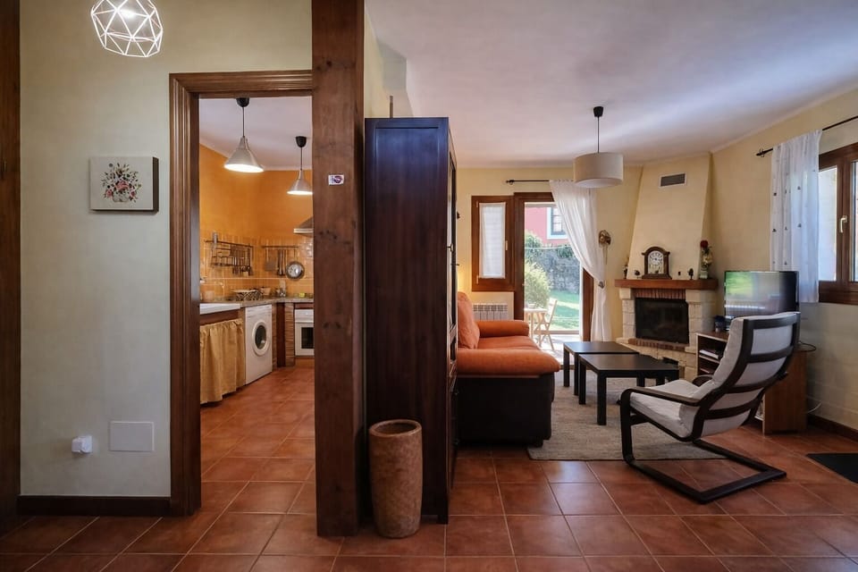 Communal lounge/ TV room,Kitchen or kitchenette,Living room