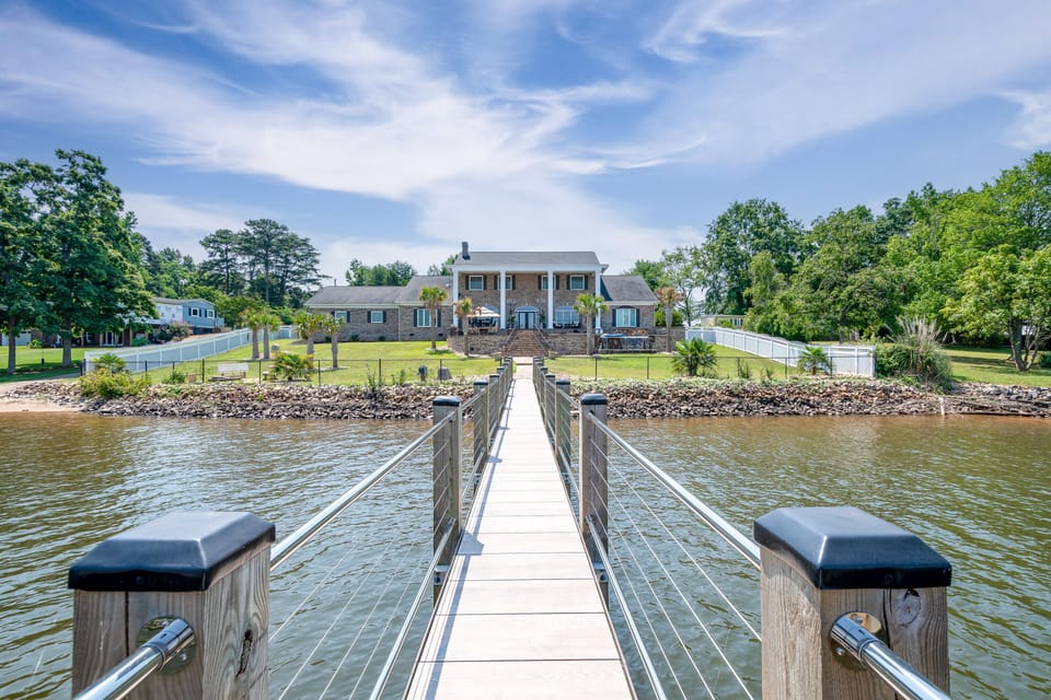 Impressive property with Pool and view.