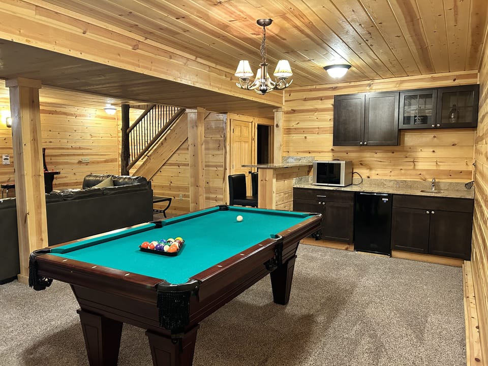 Basement: Pool Table and Wet Bar
