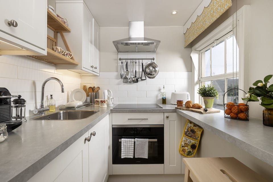 Orchard Cottage Kitchen - StayCotswold