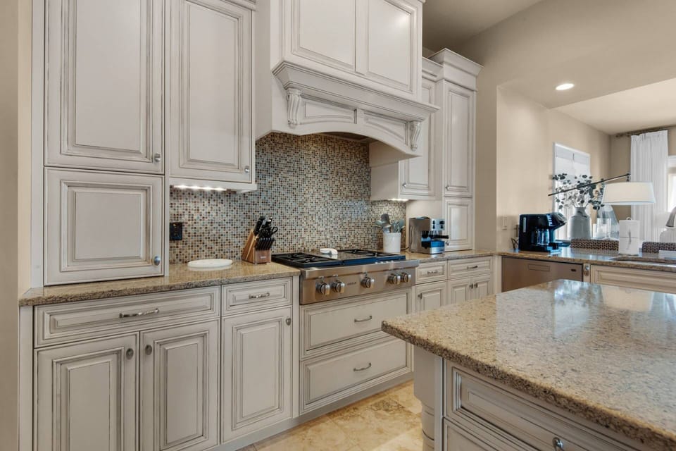Gourmet kitchen