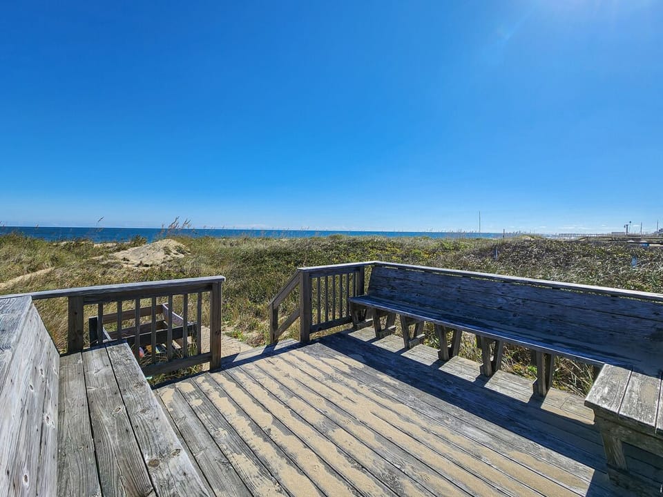 Private Dune Deck 2023