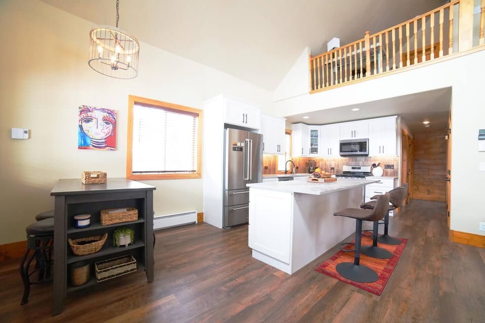 Stay in and make a meal using this well-appointed kitchen!
