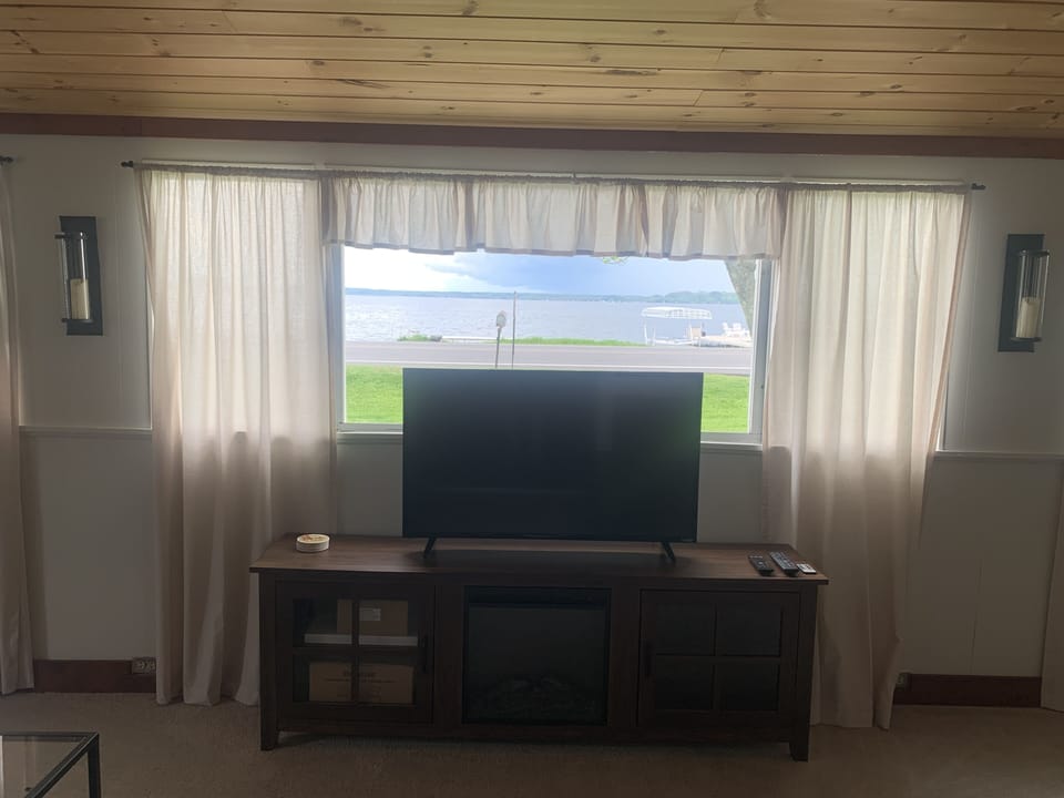 Front living room 