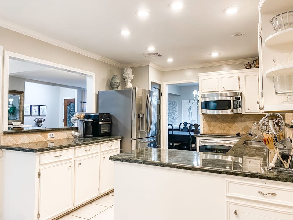 Full kitchen with everything you need