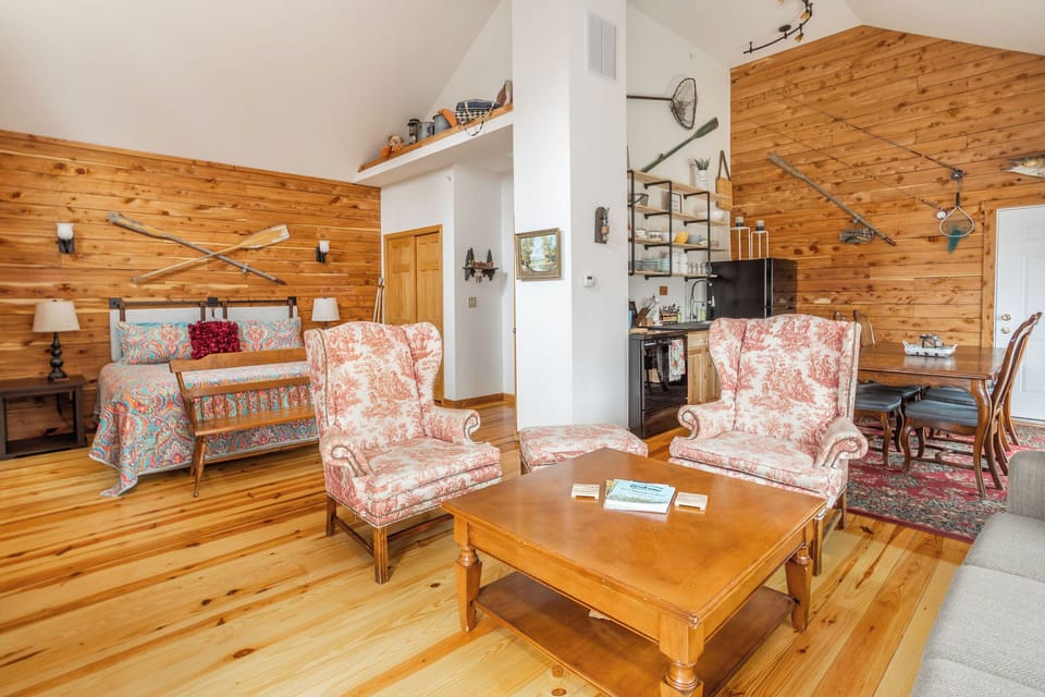 Timber Nook / Upper Level (1)