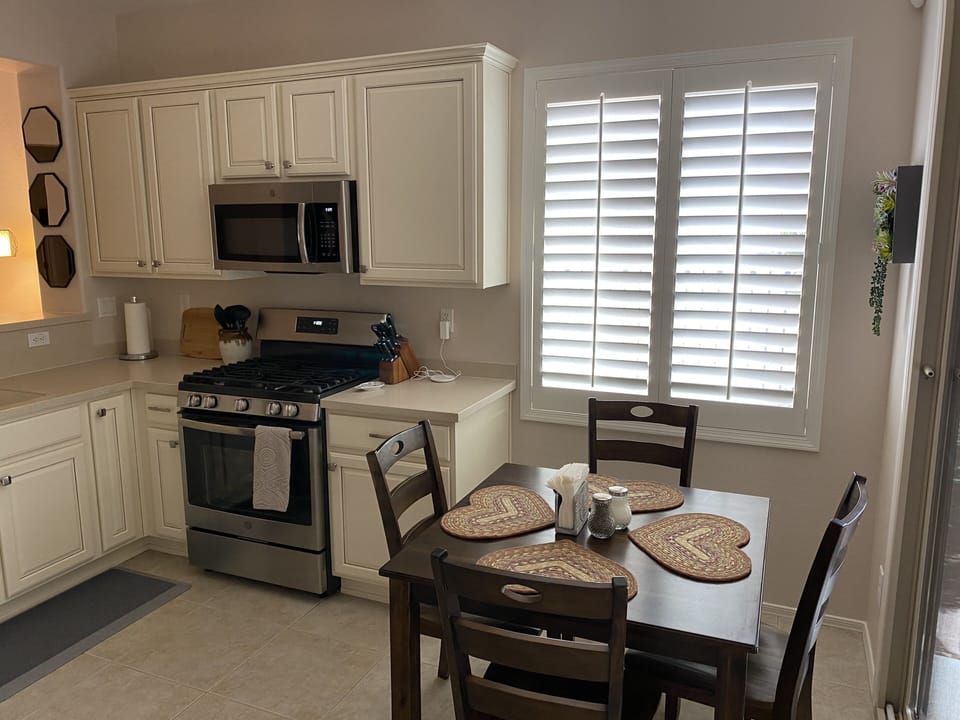 Eat in kitchen 