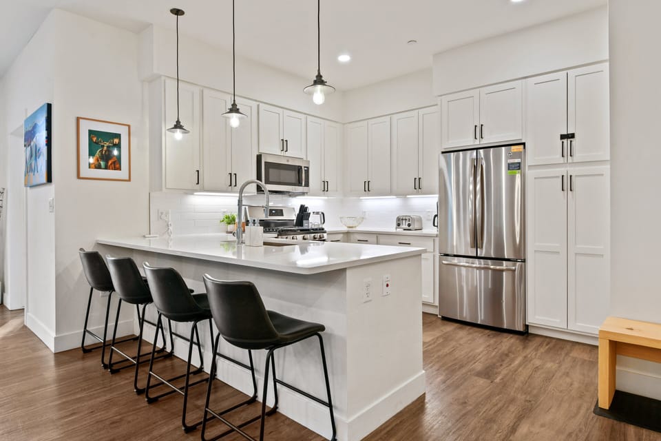 Well Stocked Chefs Kitchen with Bar Seating for 4