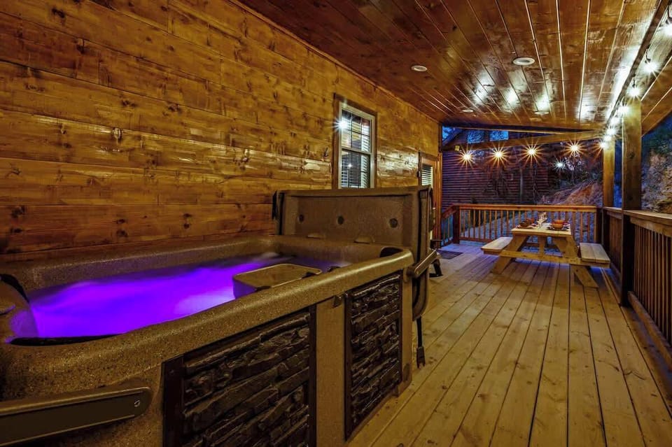 Private deck with hot tub and picnic table.!