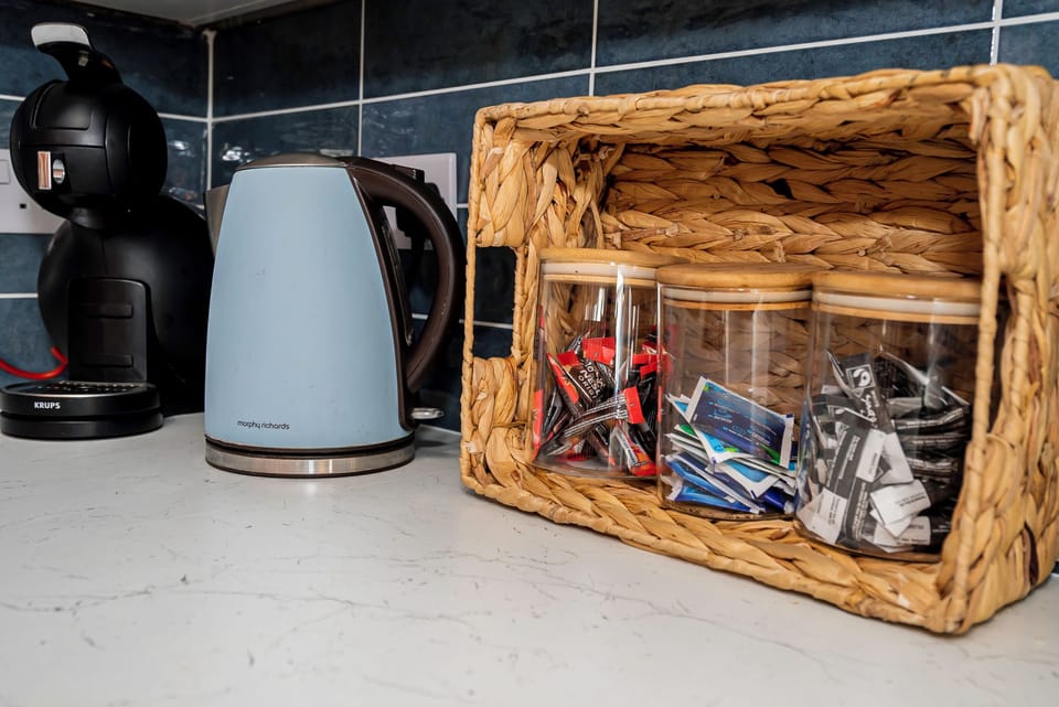 Coffee, tea, sugar, oil, salt... all the basics/essentials are provided!