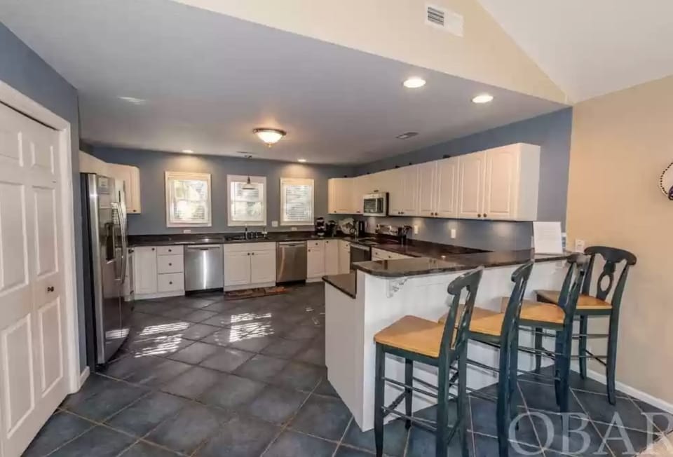 Two Stove, two dishwashers, fully stocked kitchen
