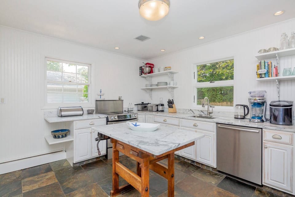 Fully Equipped Kitchen With Door To BBQ Area / Deck And Pool