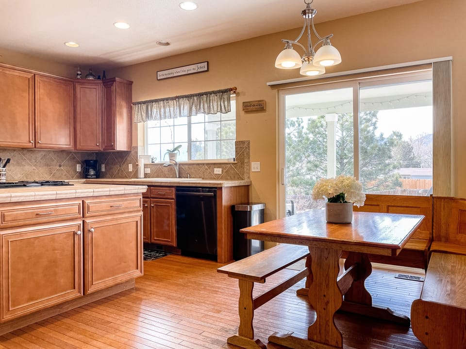 Large Kitchen with a fully stocked kitchen