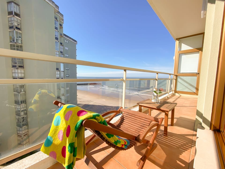 Varanda com vista para o mar/praia e para o Pinhal e Rio Cávado.
